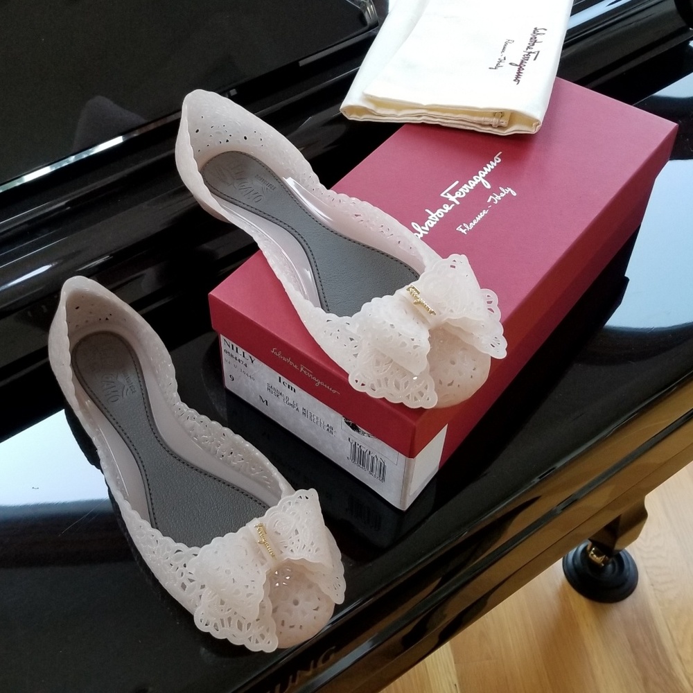 ❌SOLD FERRAGAMO Nilly Jelly Flats - Picture 1 of 8